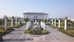 匠心独运：二十四孝浮雕柱的艺术呈现与文化传承